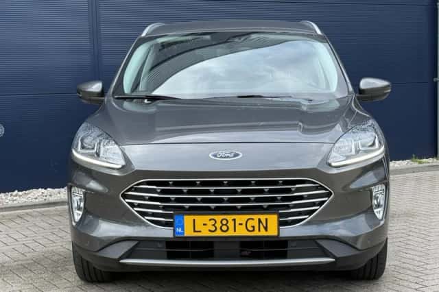 Ford Kuga (2021) thumbnail 2