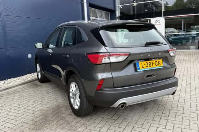 Ford Kuga (2021) thumbnail 4