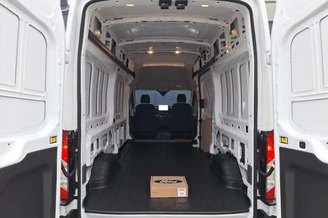 Ford E-Transit (2025) thumbnail 5