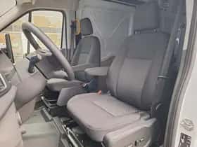 Ford E-Transit (2025) thumbnail 9