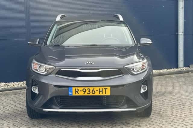 Kia Stonic (2020) thumbnail 3