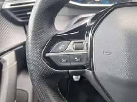 Peugeot 2008 (2021) thumbnail 12