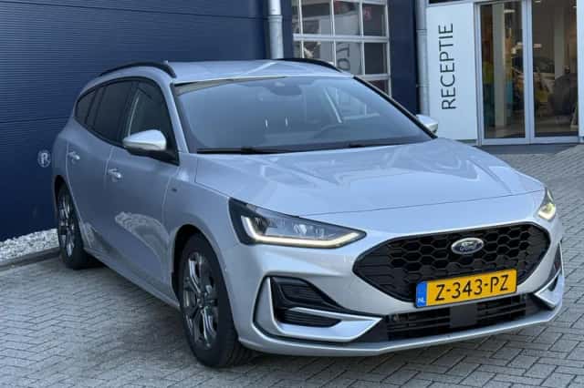 Ford Focus (2024) thumbnail 3