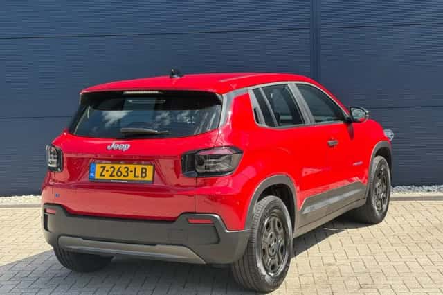 Jeep Avenger (2024) thumbnail 3