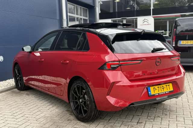 Opel Astra (2022) thumbnail 4
