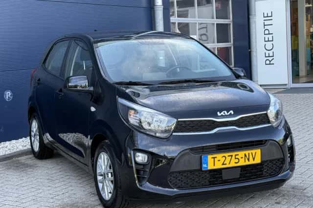 Kia Picanto (2023) thumbnail 3