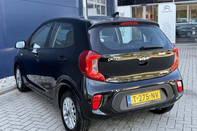 Kia Picanto (2023) thumbnail 4