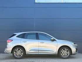 Ford Kuga (2022) thumbnail 4