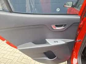 Kia Stonic (2023) thumbnail 7