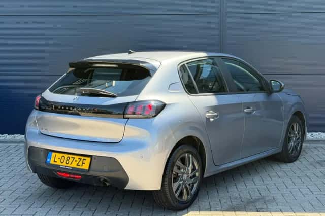 Peugeot 208 (2021) thumbnail 4