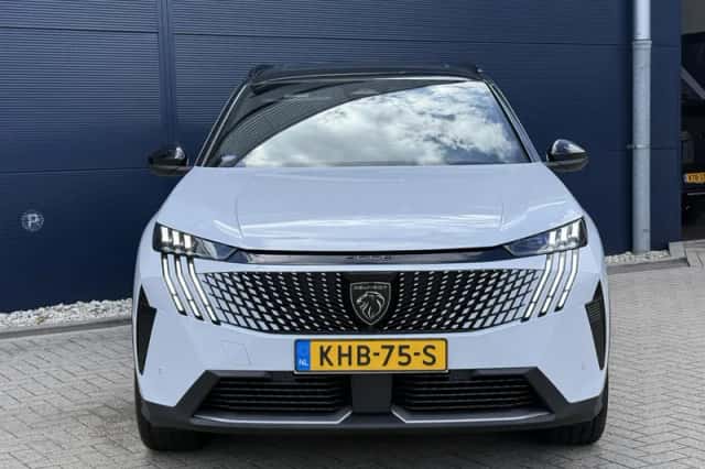 Peugeot 5008 (2026) thumbnail 2