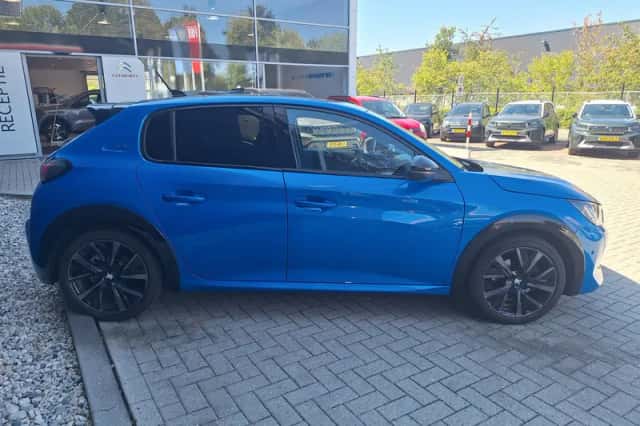 Peugeot 208 (2021) thumbnail 5