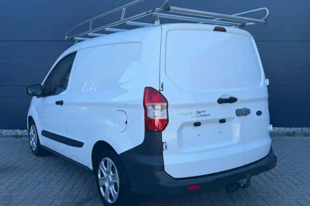 Ford Transit Courier (2021) thumbnail 2