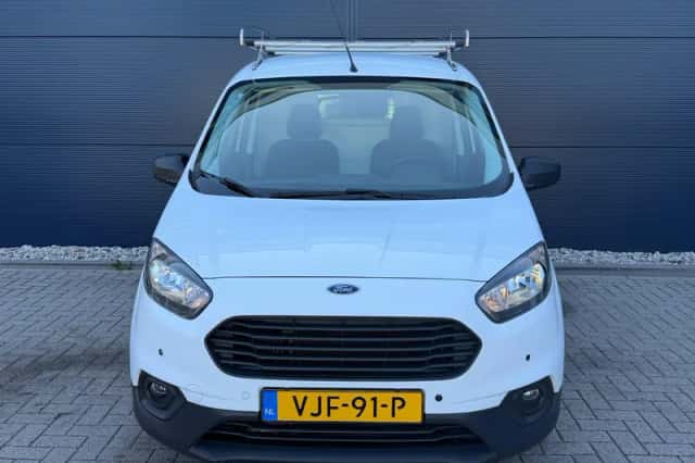 Ford Transit Courier (2021) thumbnail 4