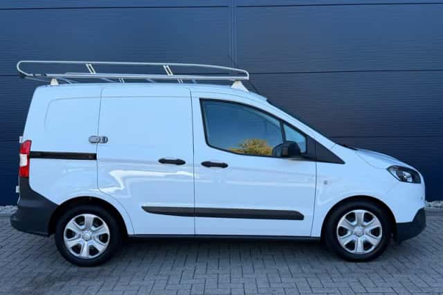 Ford Transit Courier (2021) thumbnail 6