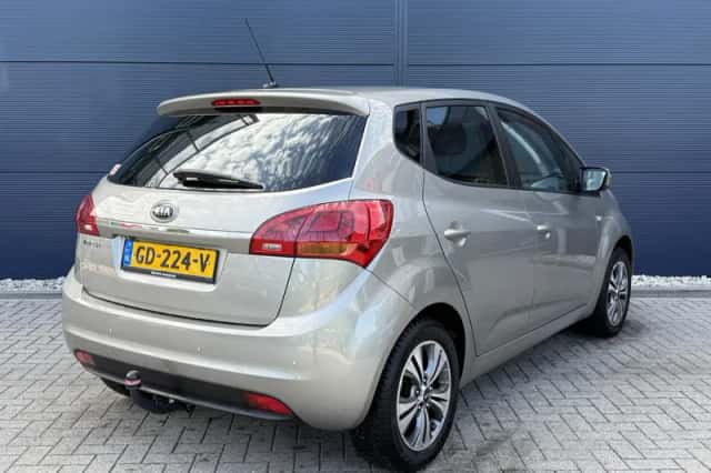 Kia Venga (2015) thumbnail 6