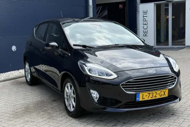 Ford Fiesta (2021) thumbnail 3