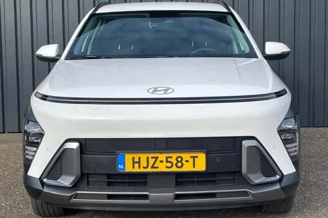 Hyundai Kona (2025) thumbnail 3