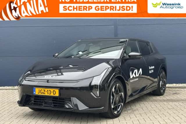 Kia EV4 (2025) thumbnail 1