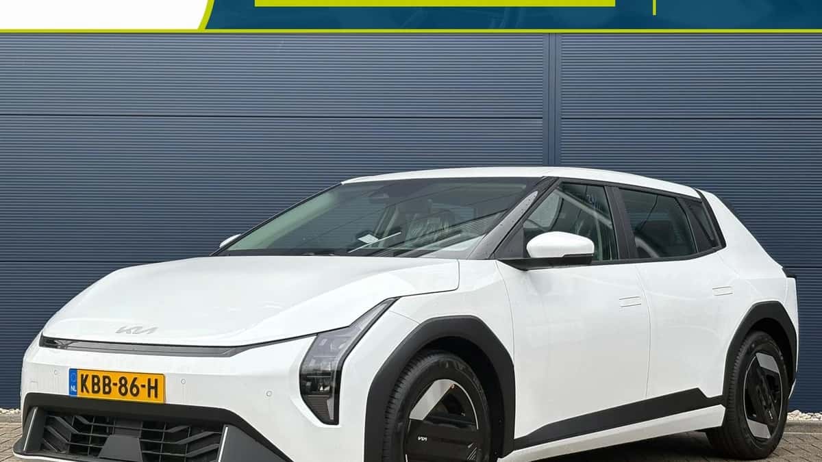 Kia EV4 (2026) — foto 1