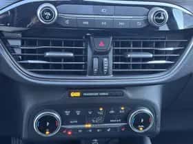Ford Kuga (2022) thumbnail 28