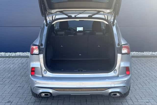 Ford Kuga (2022) thumbnail 6
