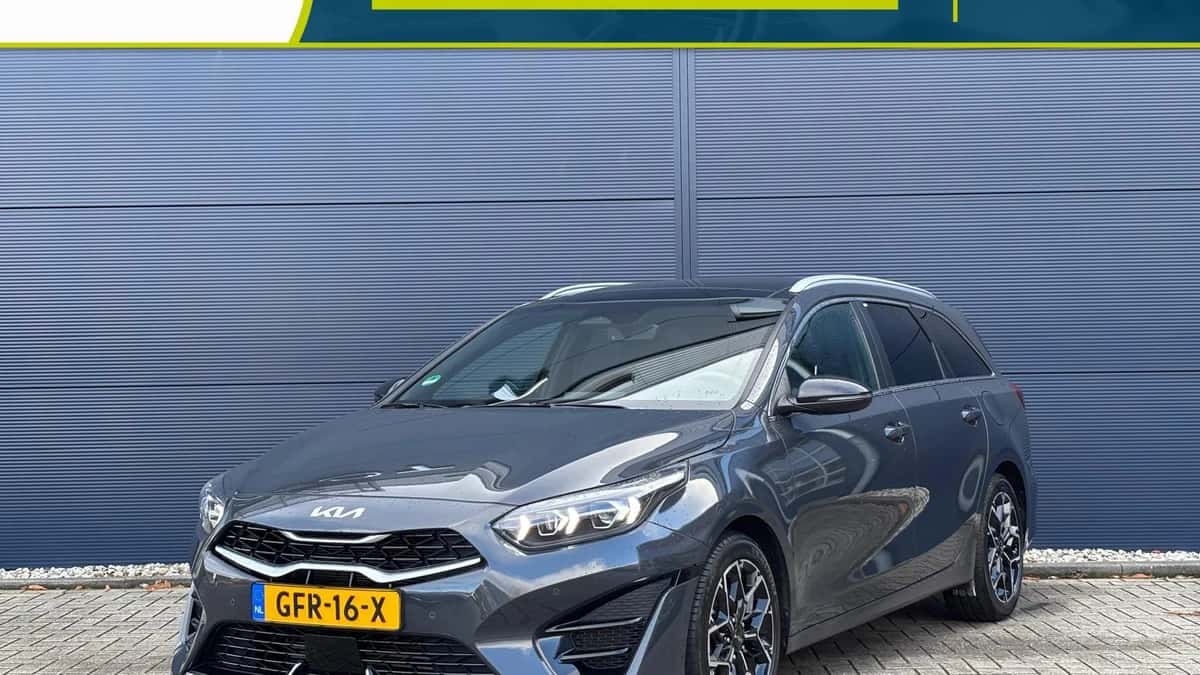 Kia Ceed Sportswagon (2024) — foto 1