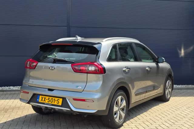 Kia Niro (2019) thumbnail 2