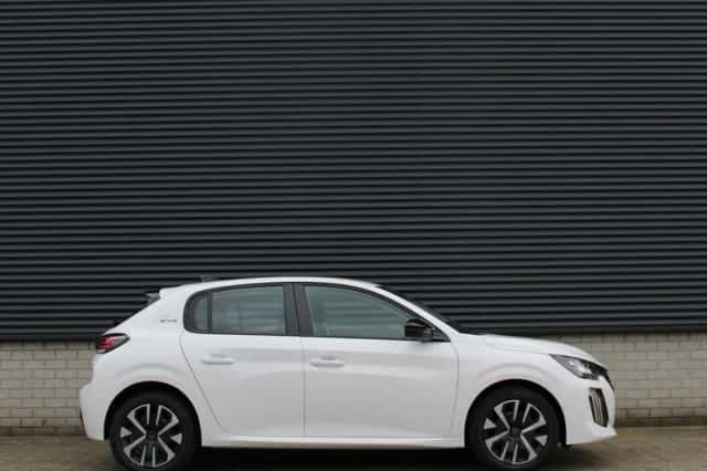 Peugeot 208 (2025) thumbnail 3