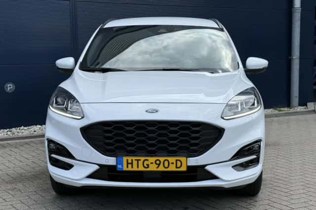 Ford Kuga (2024) thumbnail 3