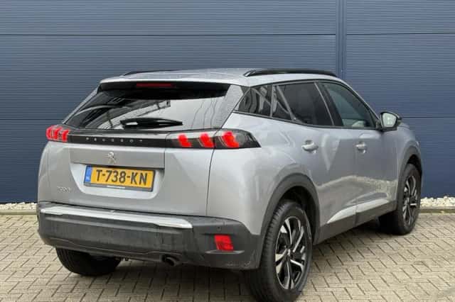 Peugeot 2008 (2023) thumbnail 5