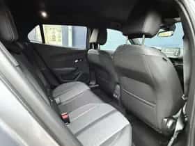 Peugeot 2008 (2023) thumbnail 8