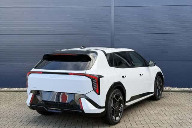 Kia EV4 (2026) thumbnail 3