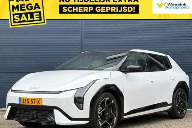 Kia EV4 (2026) thumbnail 1