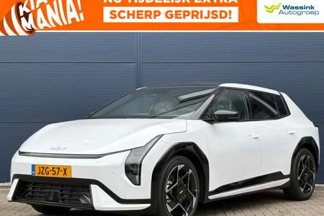 Kia EV4 (2026) thumbnail 1
