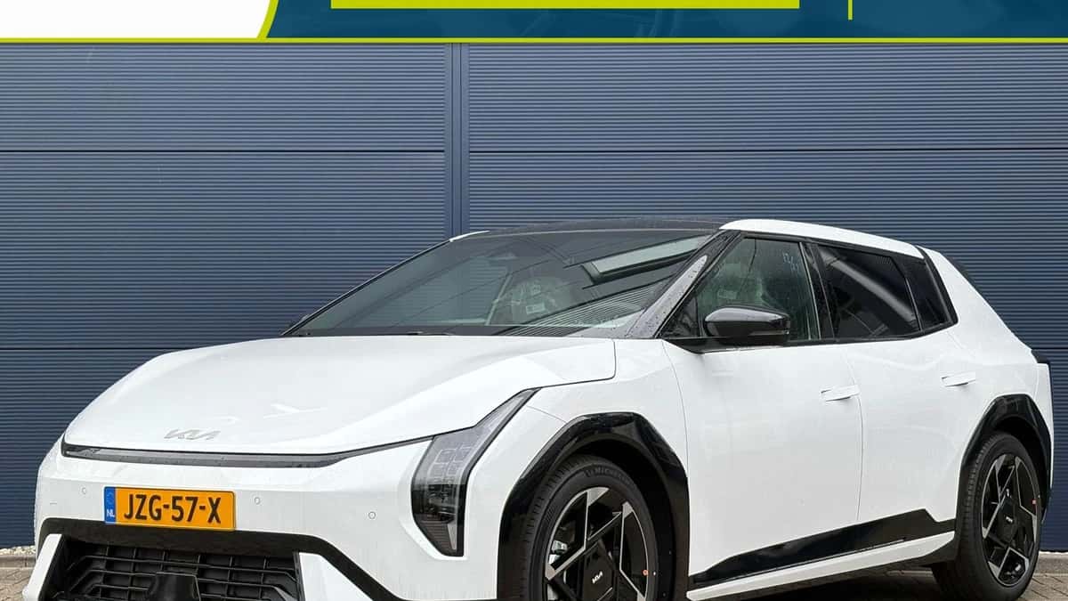 Kia EV4 (2026) — foto 1