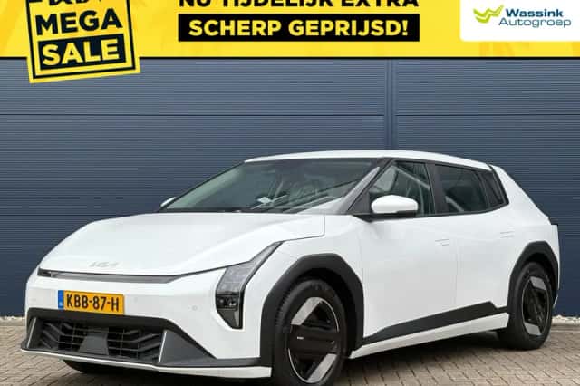 Kia EV4 (2026) thumbnail 1