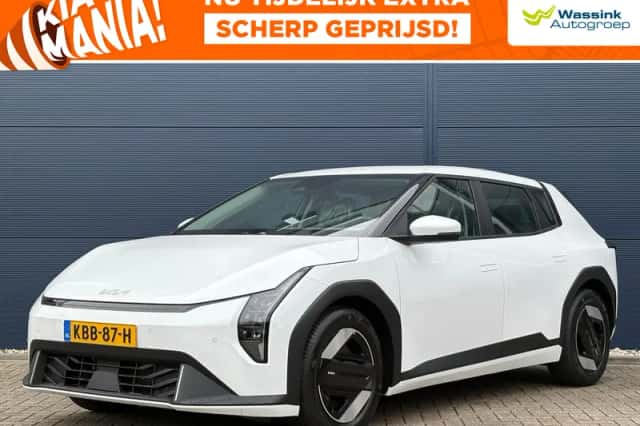 Kia EV4 (2026) thumbnail 1