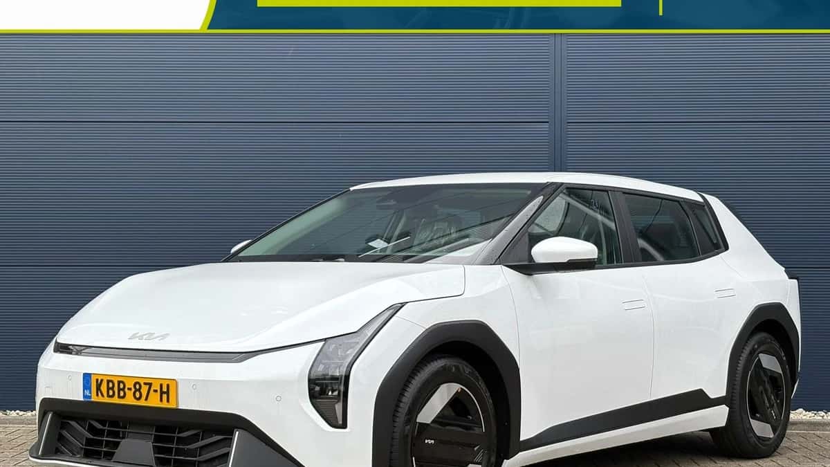 Kia EV4 (2026) — foto 1