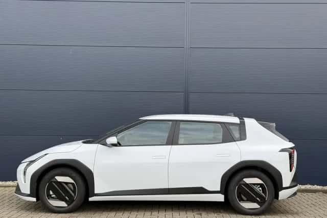Kia EV4 (2026) thumbnail 2