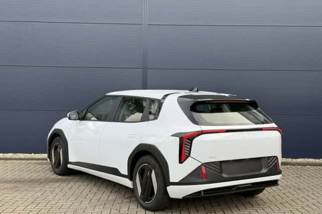 Kia EV4 (2026) thumbnail 3