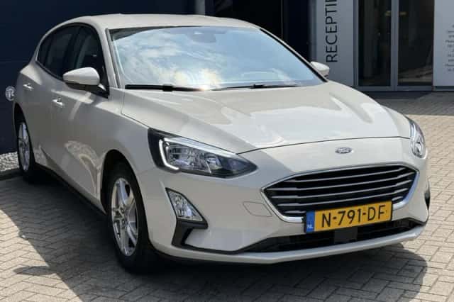 Ford Focus (2021) thumbnail 3