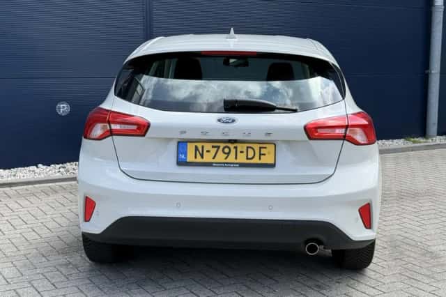 Ford Focus (2021) thumbnail 5