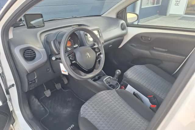 Peugeot 108 (2021) thumbnail 2
