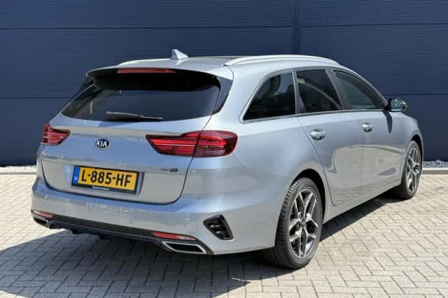 Kia Ceed Sportswagon (2021) thumbnail 3