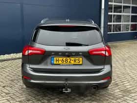 Ford Focus (2019) thumbnail 3