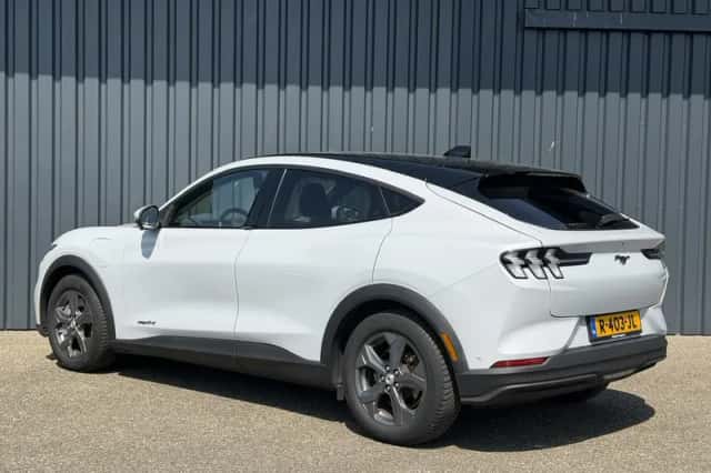 Ford Mustang Mach-E (2022) thumbnail 5