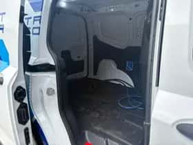 Ford E-Transit (2025) thumbnail 10