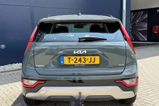 Kia Niro (2023) thumbnail 5
