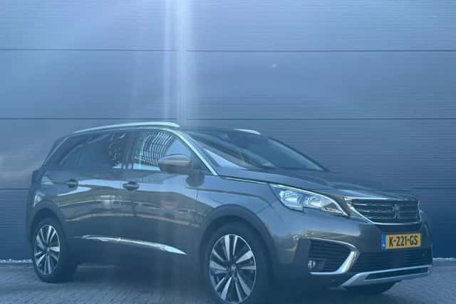 Peugeot 5008 (2021) thumbnail 3